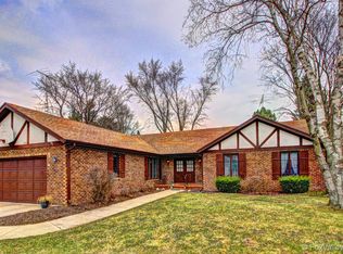 250 Lra Dr, Aurora, IL