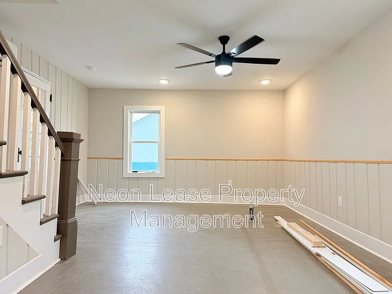 3 bed, 1.0 bath, $1,795 — Photo 2