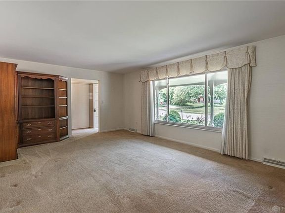 3rd image of 347 Pleasant Hill Dr