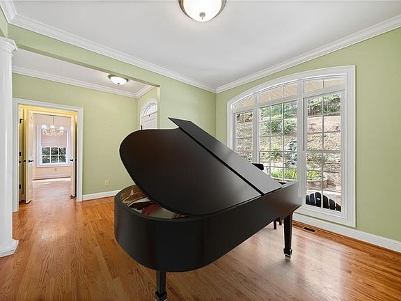 2nd image of 710 Pocaset Dr