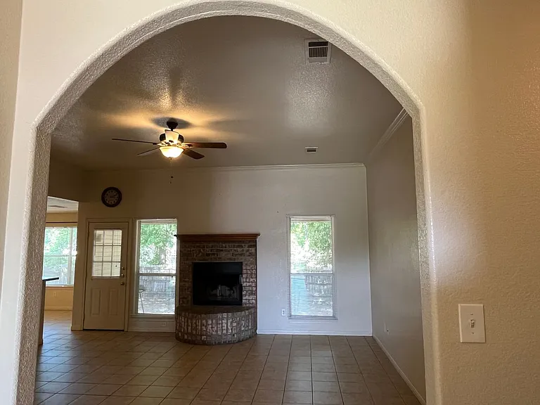 220 Nolan Ridge Dr — Photo 2
