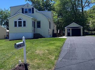 33 Grand Ave, Cedar Knolls, NJ 07927
