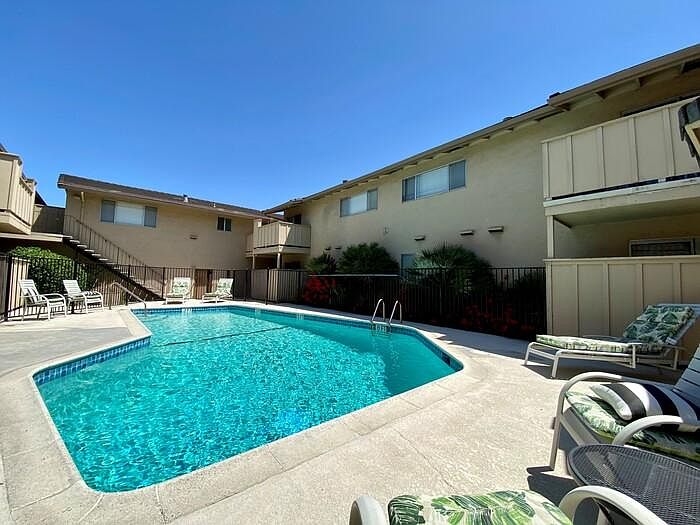 1st image of 906 Burbank Dr #1