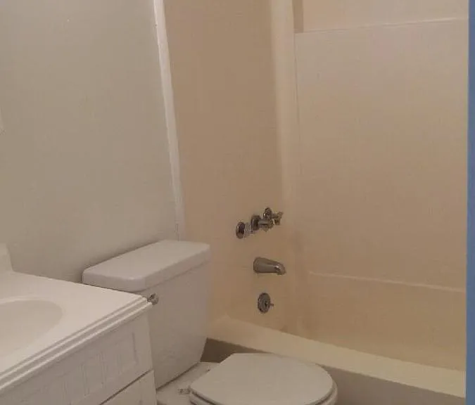 2400 Arlington Blvd #9 — Photo 5