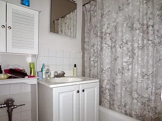 Rented by Rennit Inc.