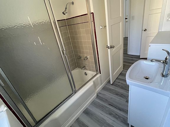 5th image of 350 S Mariposa Ave APT 10