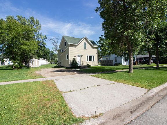 3rd image of 318 2nd St NW