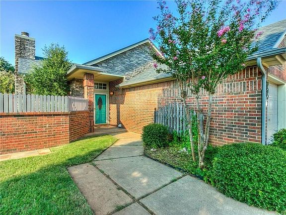 2nd image of 2901 Edinburg Dr