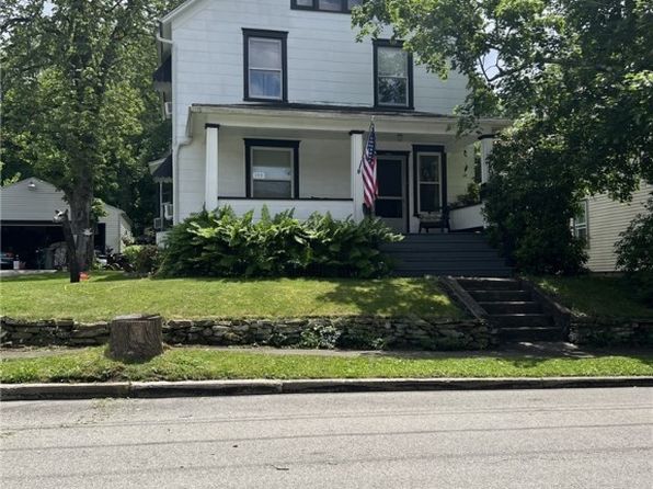 199 Garfield Ave, East Palestine, OH 44413