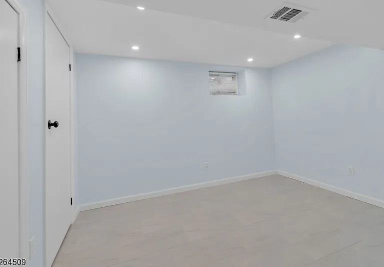 110 S Devine St — Photo 18