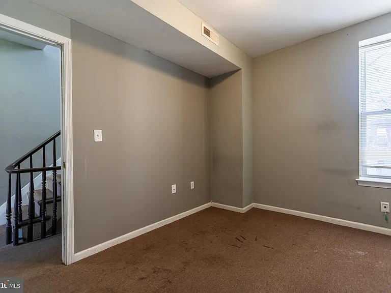 1706 N Willington St — Photo 36