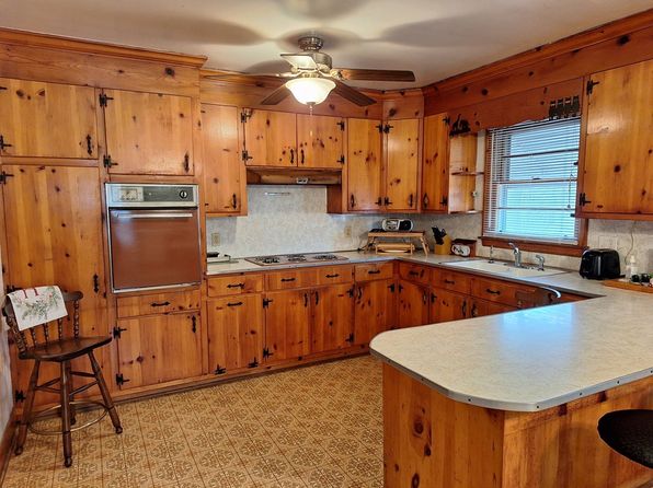 1095 Carl Henderson Trl, Vernon Hill, VA 24597