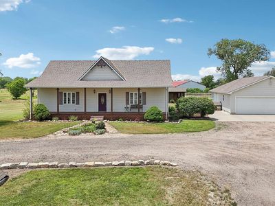 8021 S Essex Heights Rd, Halstead, KS, 67056