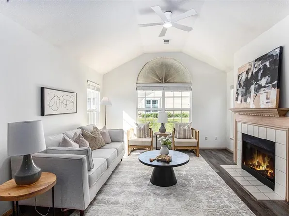 2006 W 139th St, Leawood, KS 66224