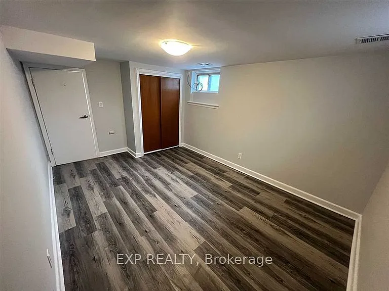 1 Henderson Ave #5 — Photo 6