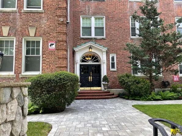 14 Mulford Place #2D, Hempstead, NY 11550