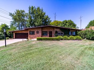 333 Elmside Rd, Benton Harbor, MI 49022