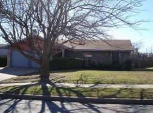 702 E Williamsburg Mnr, Arlington, TX 76014