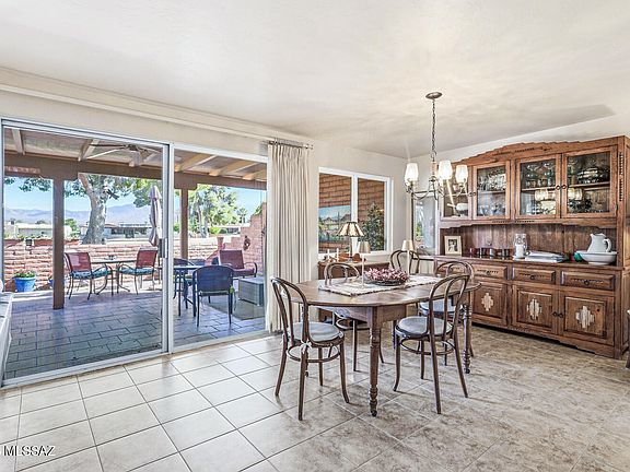 3rd image of 1044 N Paseo Iris