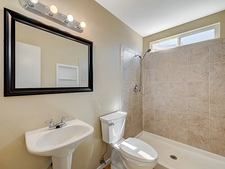 6813 Greydawn Dr — Photo 24