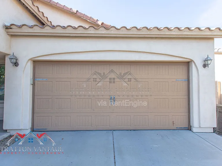 1532 E Apollo Rd — Photo 3