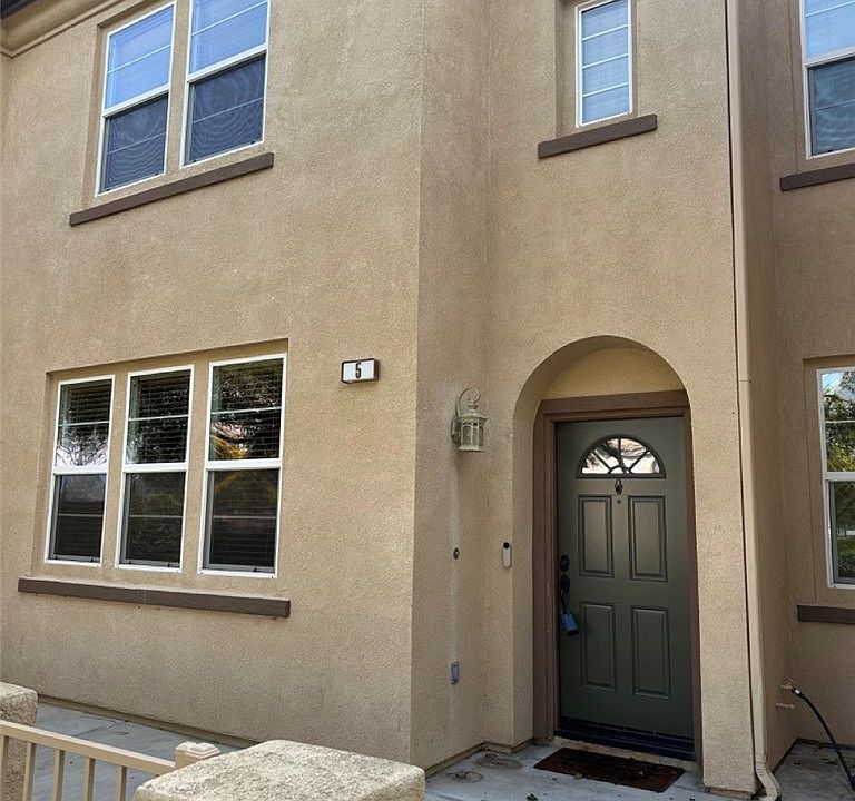 1st image of 35960 Lindstrand Ave Unit 5