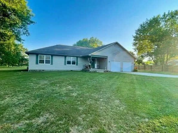 2606 E 8th St, Pittsburg, KS 66762