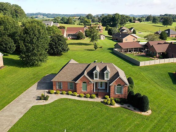 3rd image of 114 Highland Dr