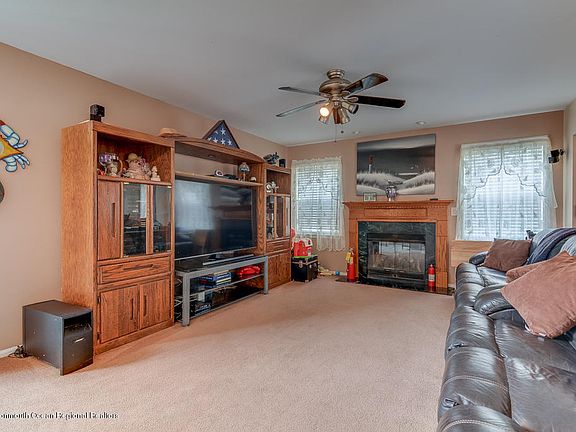 3rd image of 103 Atrium Dr