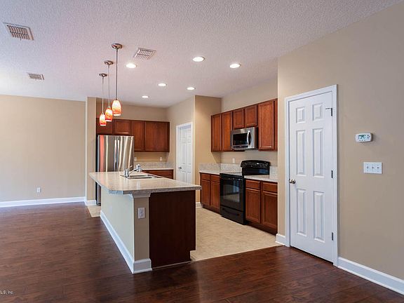 4th image of 13710 Goodson Pl