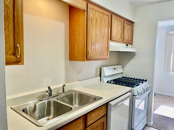 2nd image of 15727 Peggy Ln APT 9