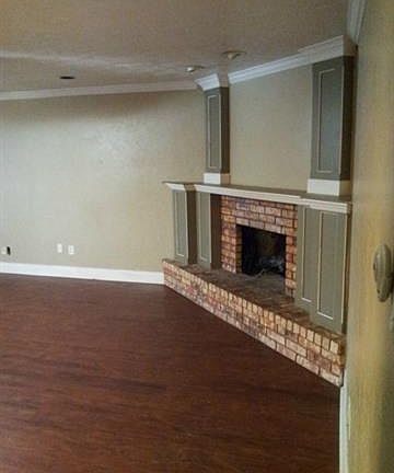 3rd image of 7464 Sandhurst Ln S