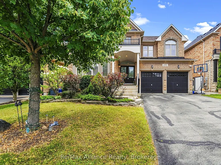 2404 Rideau Dr — Photo 1