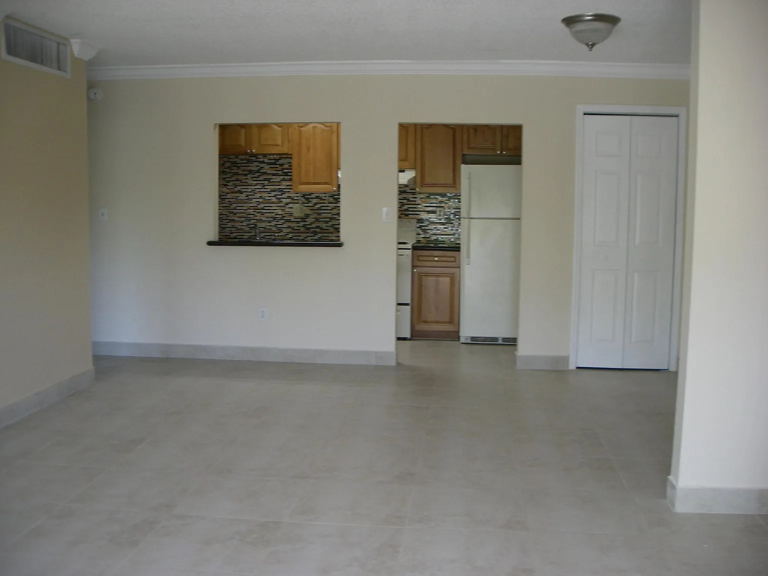 2 bed, 1200 sqft, $2,200 — Photo 1