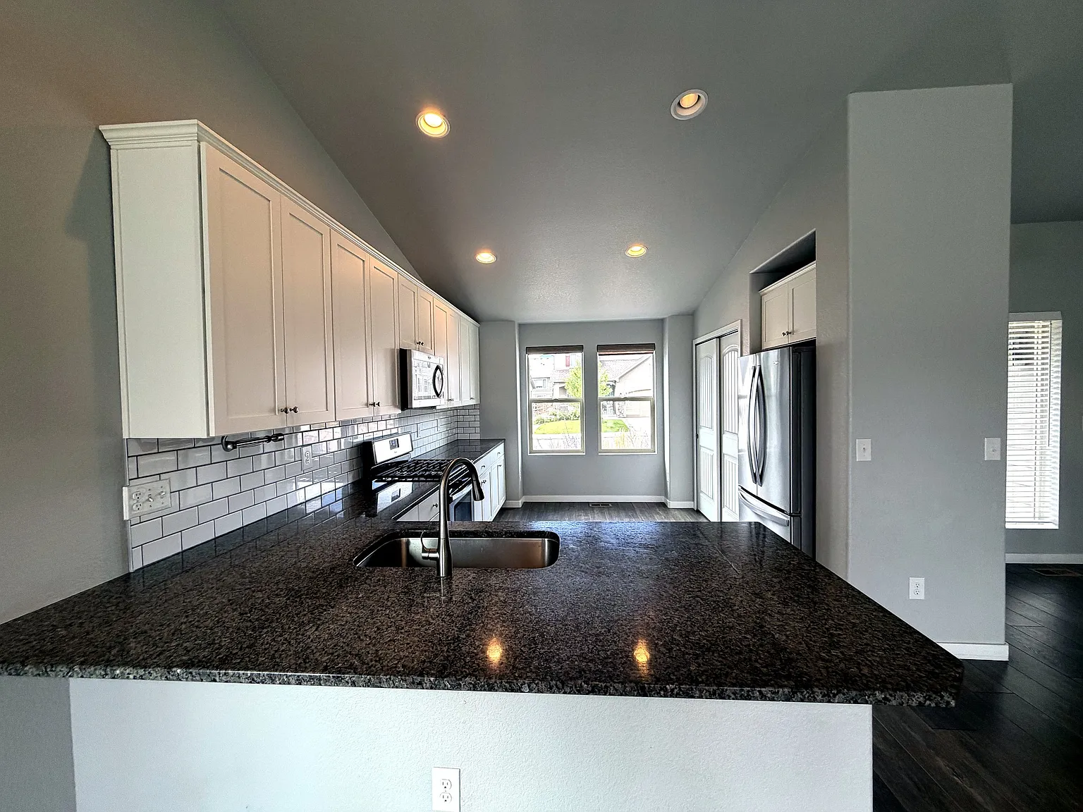 4 bed, 2629 sqft, $3,399 — Photo 2