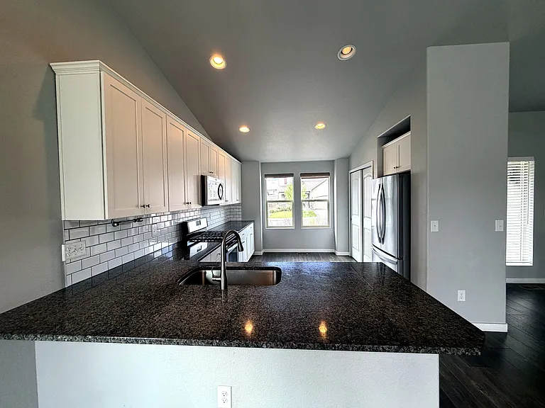 15661 Lake Mist Dr — Photo 2