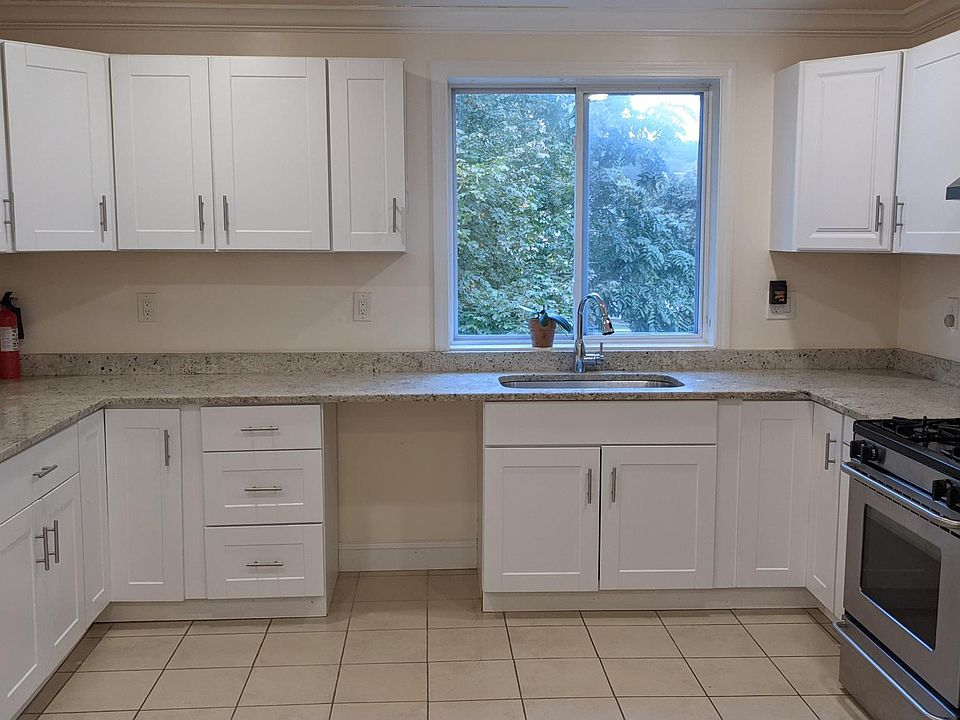 Kitchen. Note: Dishwasher not pictured.