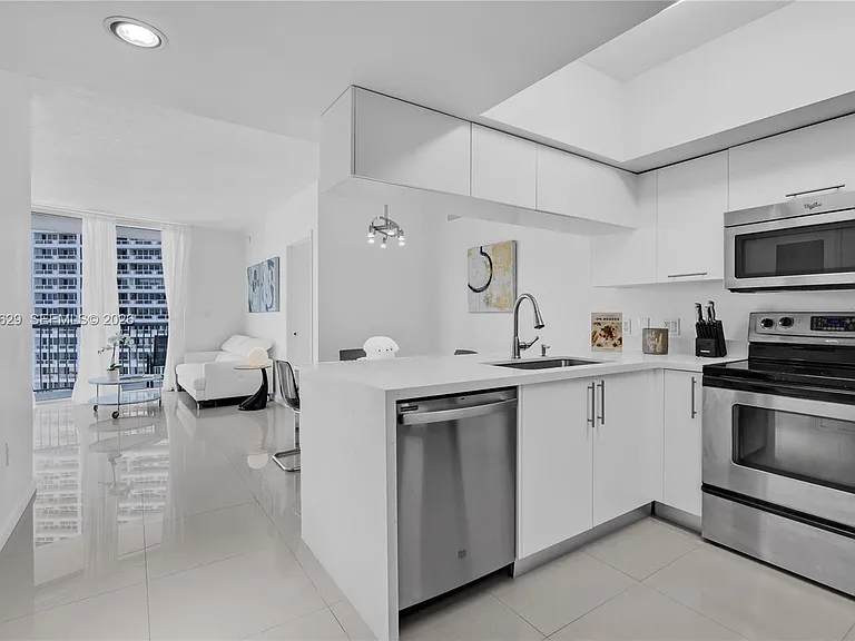 1750 N Bayshore Dr #1602 — Photo 6