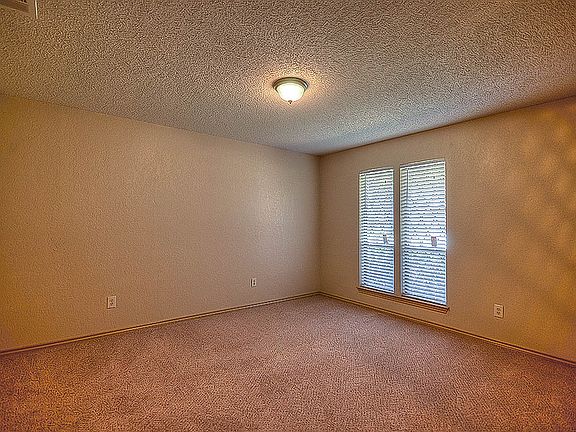 3rd image of 2509 Knightsbridge Dr