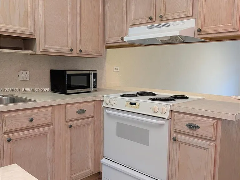 6580 Santona St #A34 — Photo 4