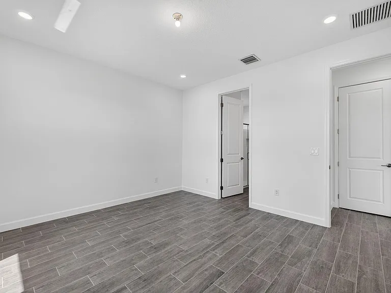 10644 NW Wilgrove Ln — Photo 16