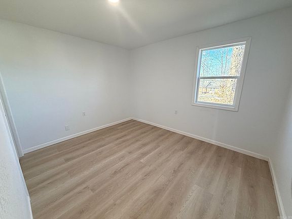 5th image of 1205 W Hunt St