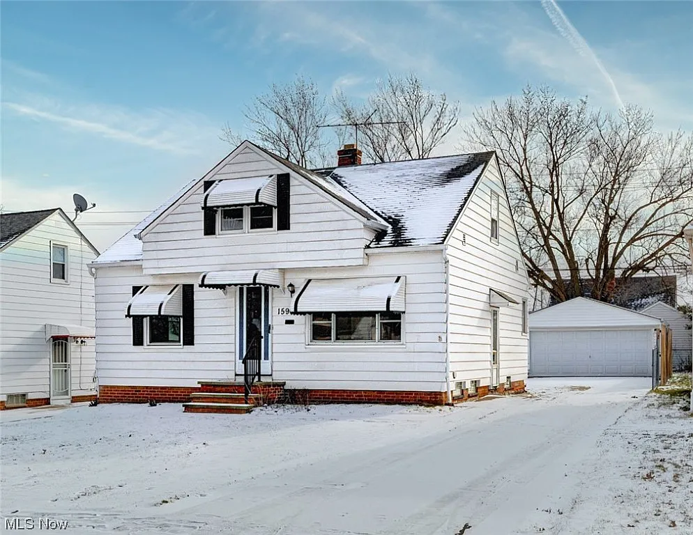 15908 Northwood Ave photo 1