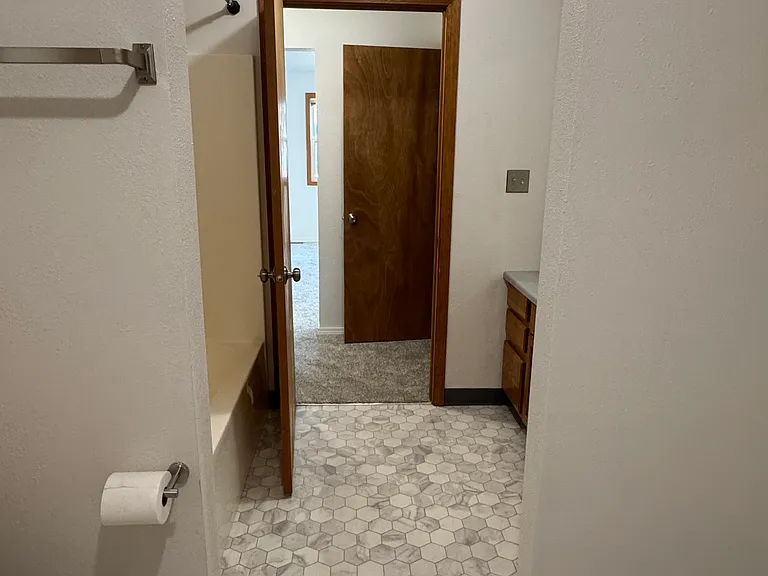 1627 Poplar St #1 — Photo 3