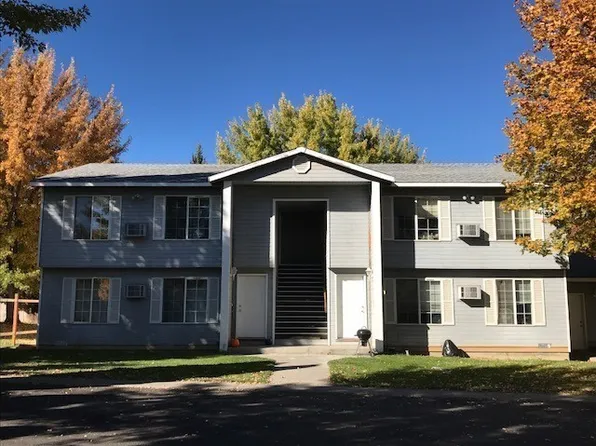 421 NW 17th St APT 2, Redmond, OR 97756