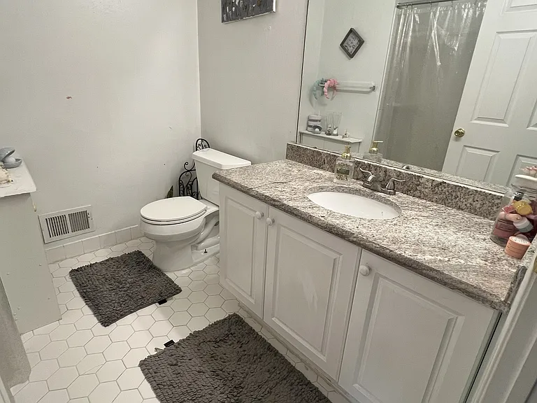 301 Park Knl — Photo 19