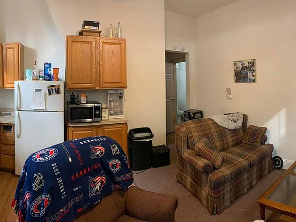 4th image of 2362 Wheeler St APT 1R