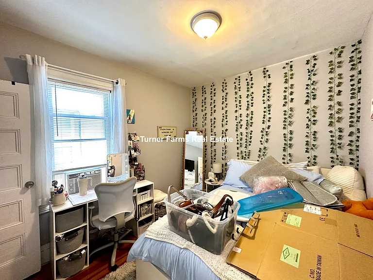 9 Taft St #3B — Photo 11