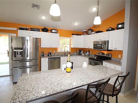 5th image of 2456 Malibu Ln