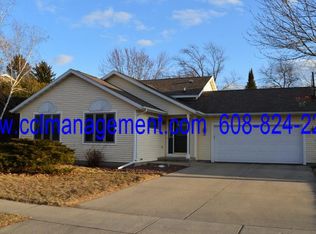 917 Greig Trl, Stoughton, WI 53589